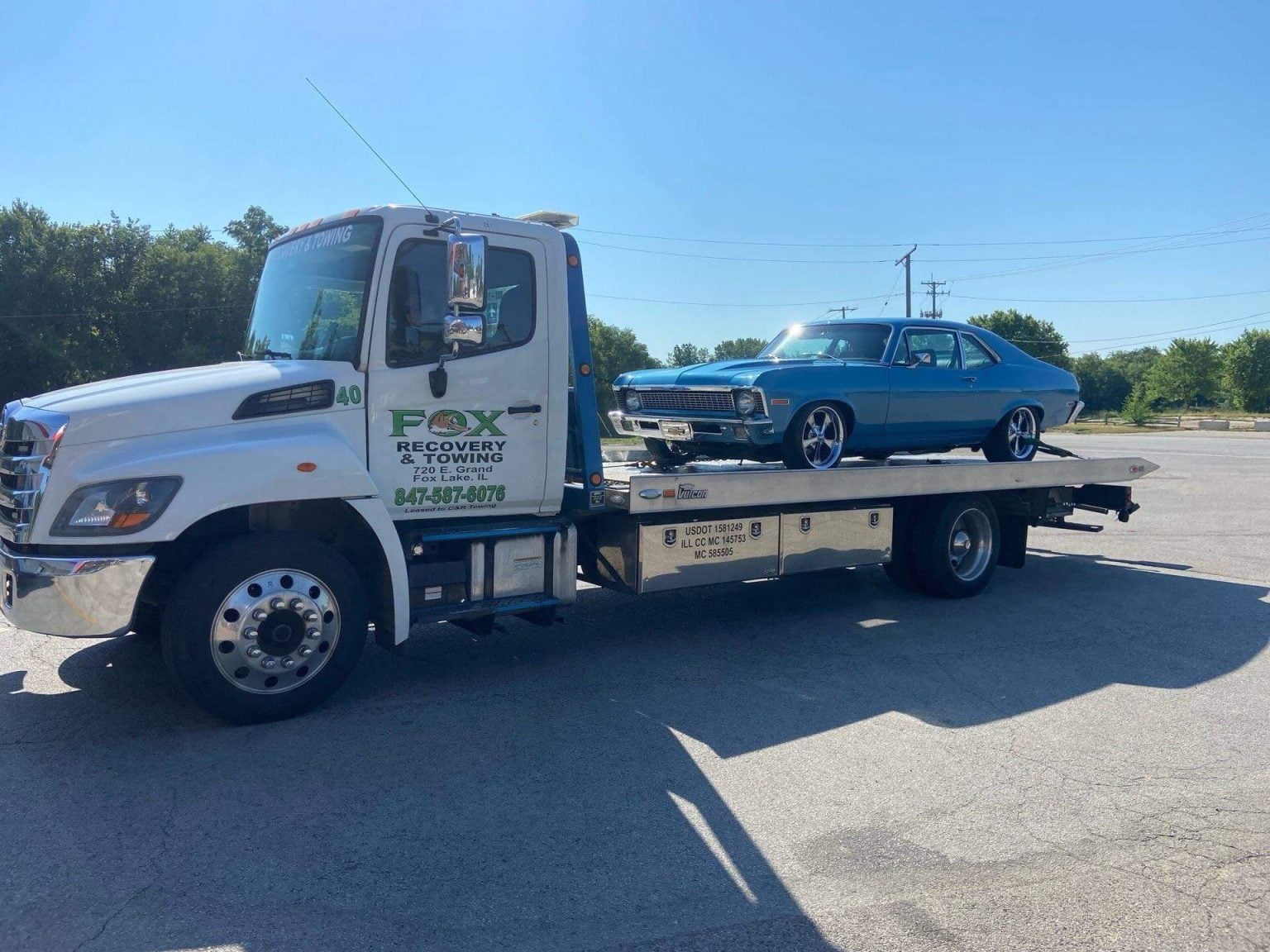 Local and Long Distance Towing Team | Ingleside, Illinois | Fox ...